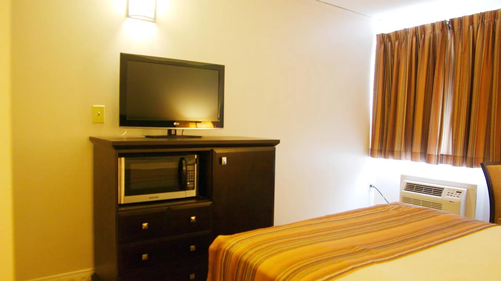 Airport Traveller'S Inn Calgary 2*,  Canada